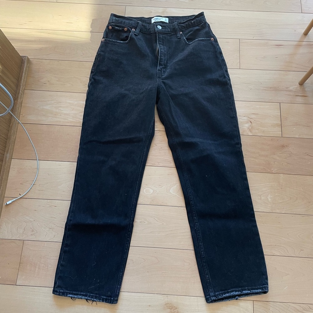 Cropped Straight Leg Abercrombie Jeans
